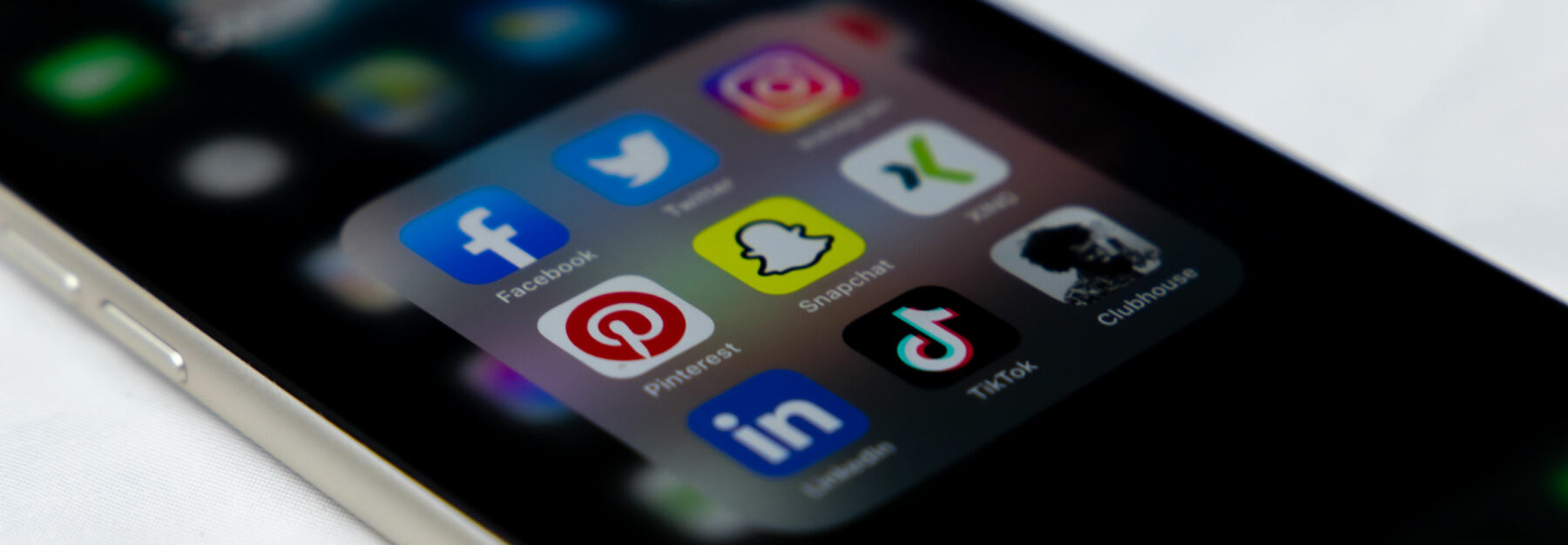 Social-Media-Header: Apps Ordner-Ansicht Handy